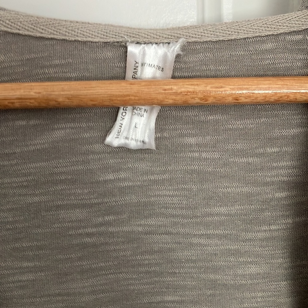 NY and Co. lightweight gray robe - Picture 4 of 5